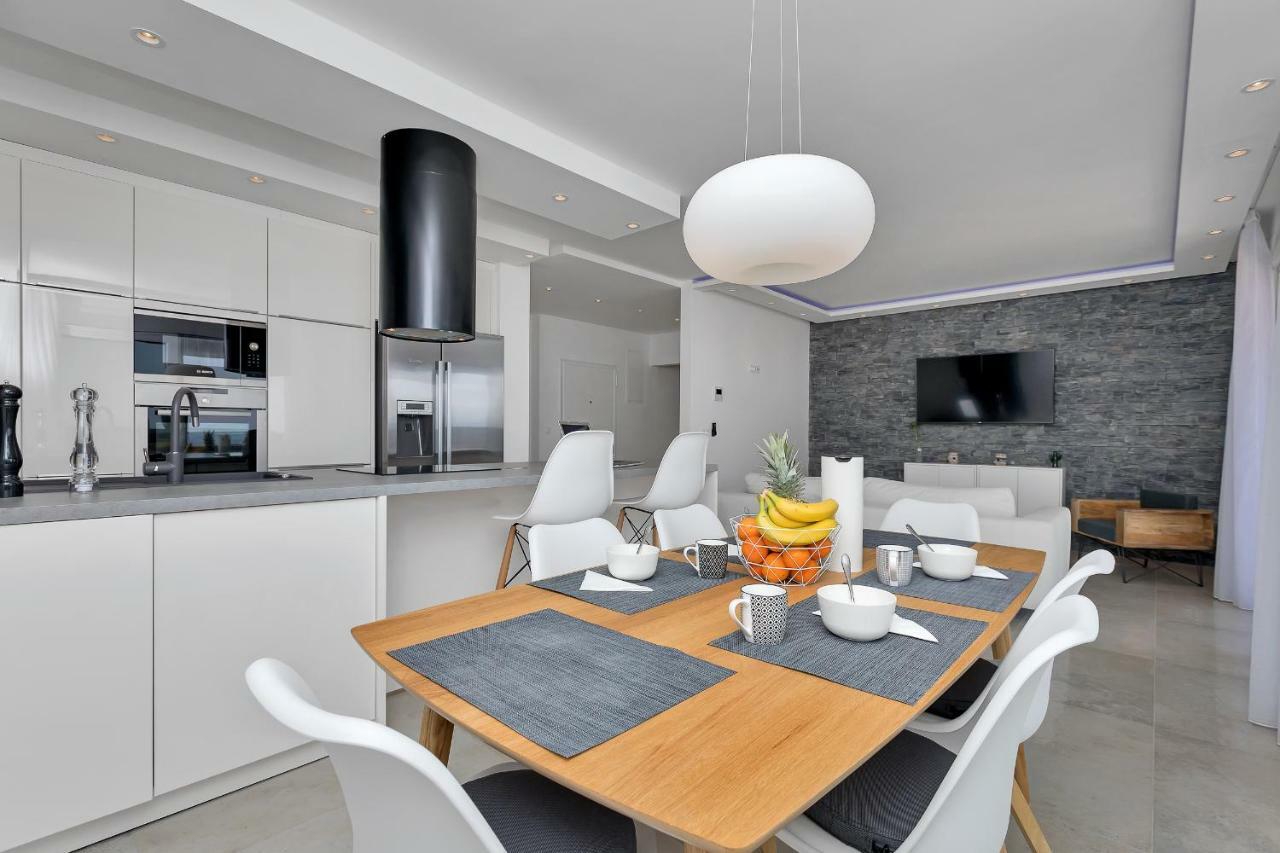 Penthouse Bella Vista Makarska Apartment ภายนอก รูปภาพ